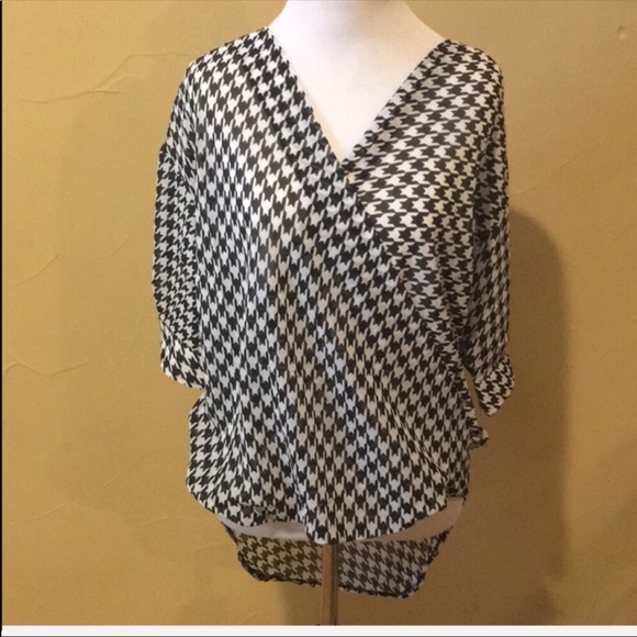 Houndstooth Criss Cross Top - Picture 5 of 7